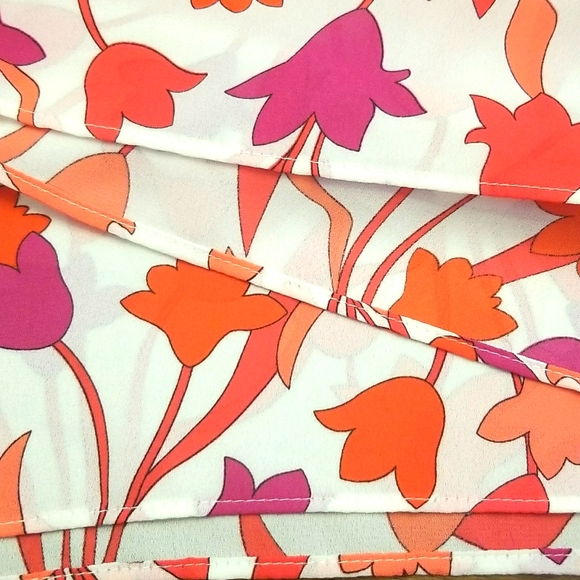 🦋Violet + Claire Vibrant Halter Style Flowy Sleeveless Top - Picture 6 of 8